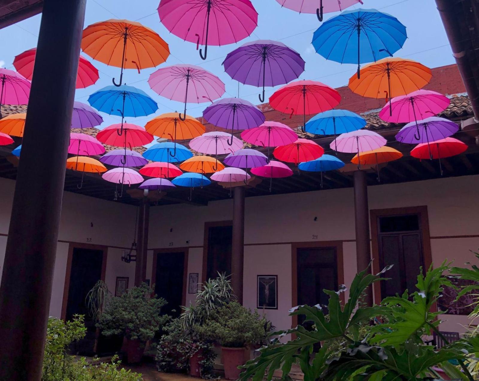Hotel Villa De Flores Uruapan  Exteriör bild