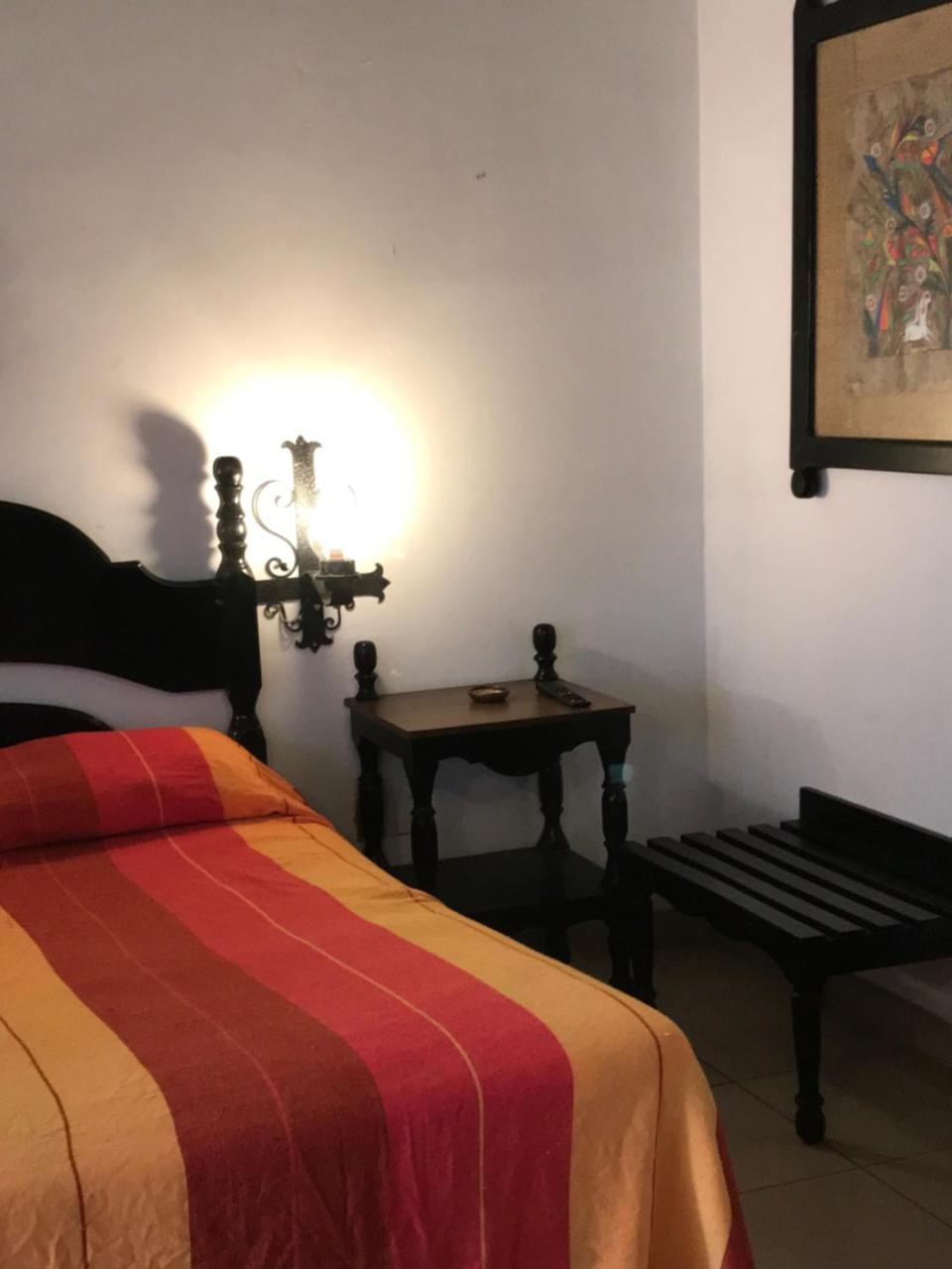 Hotel Villa De Flores Uruapan  Exteriör bild