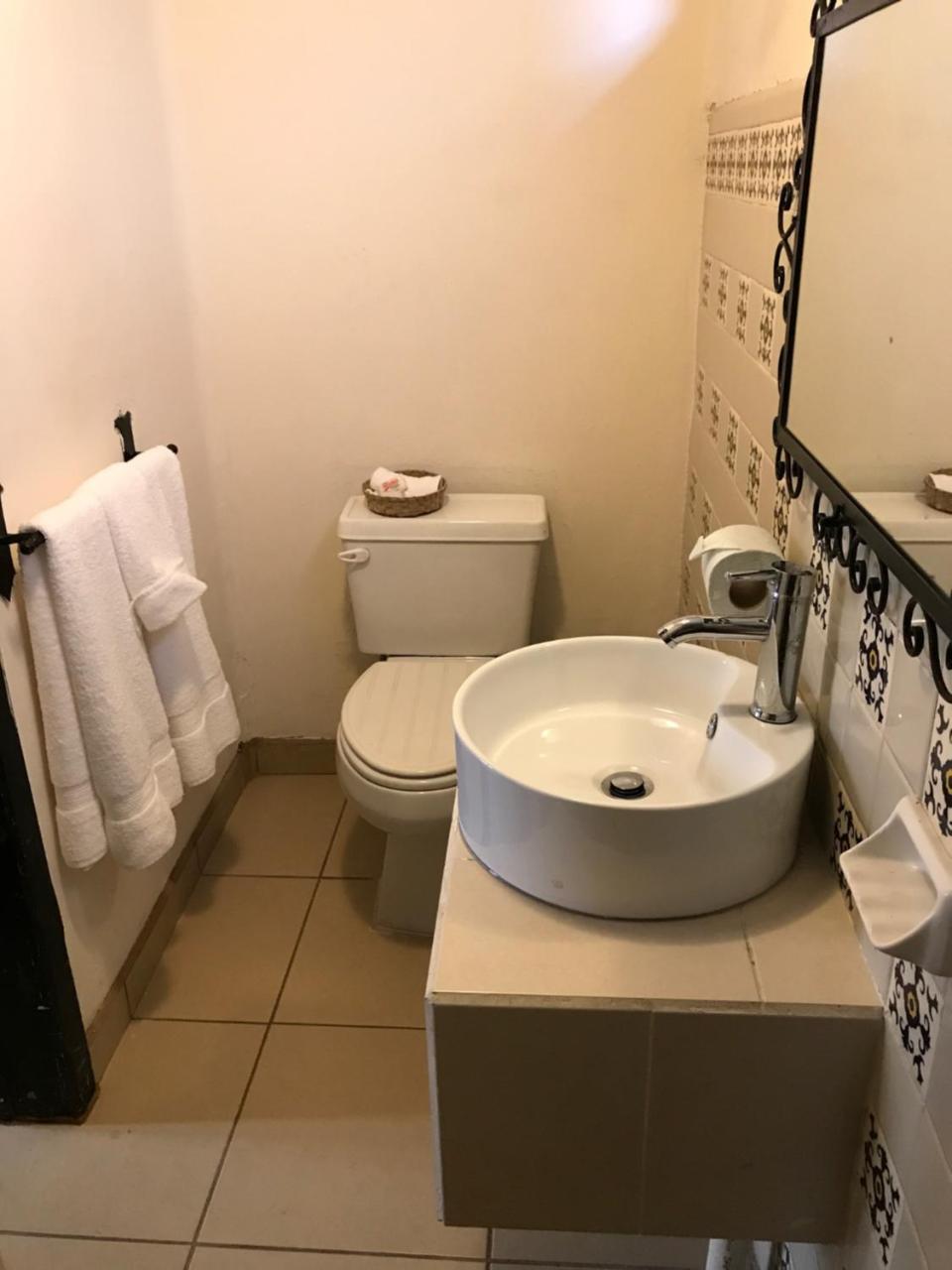 Hotel Villa De Flores Uruapan  Exteriör bild