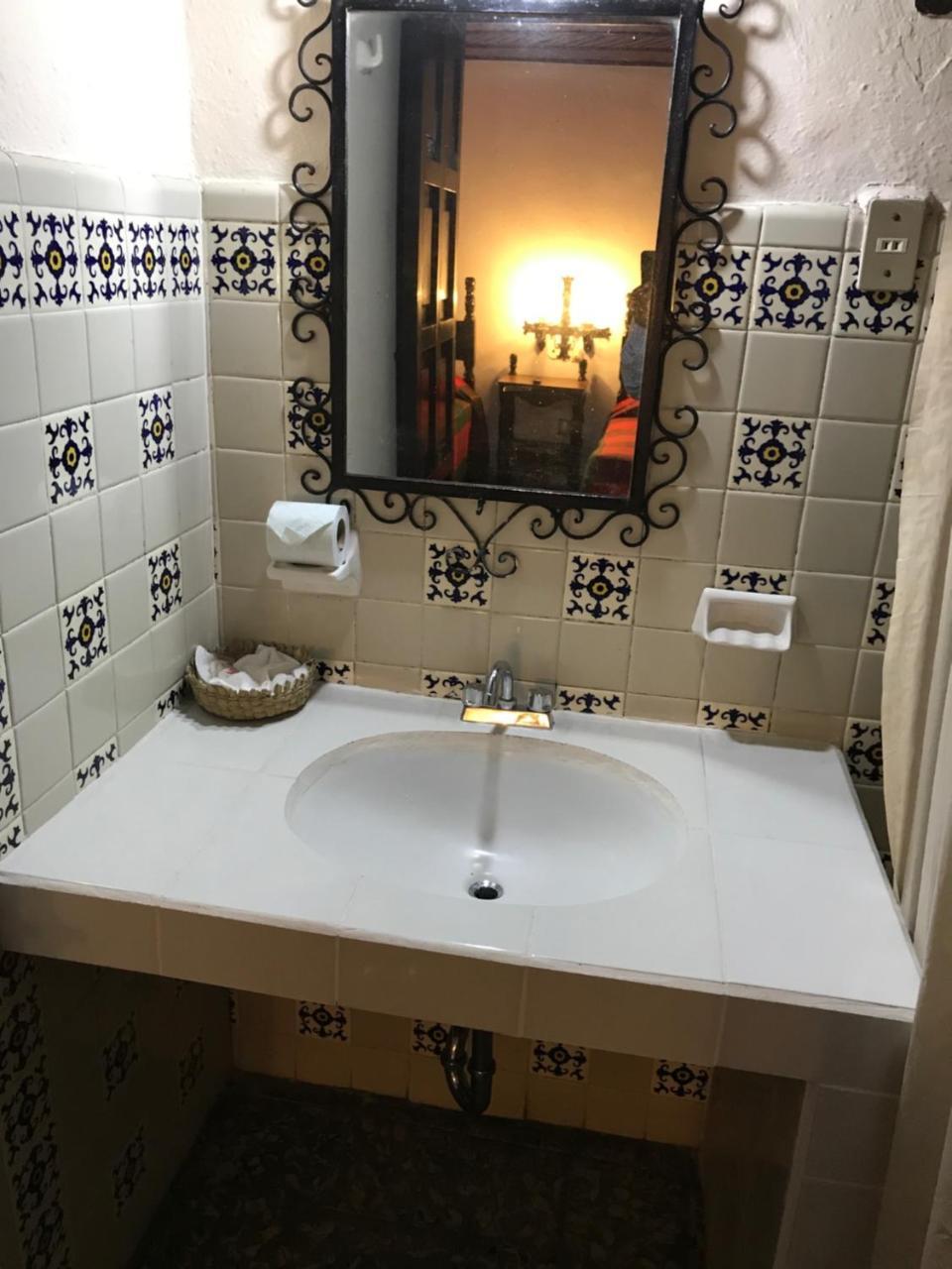 Hotel Villa De Flores Uruapan  Exteriör bild