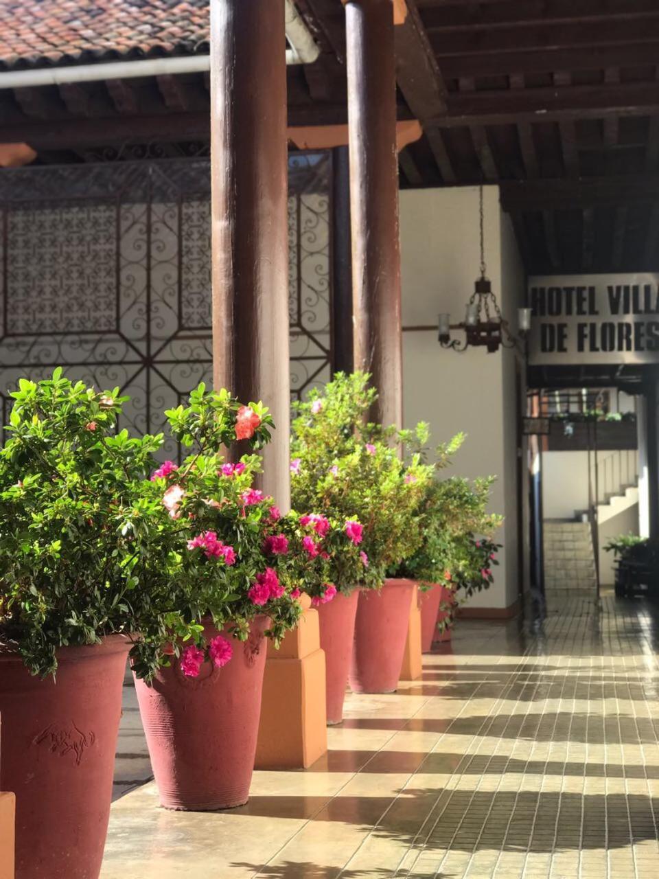 Hotel Villa De Flores Uruapan  Exteriör bild