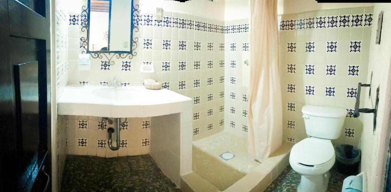 Hotel Villa De Flores Uruapan  Exteriör bild