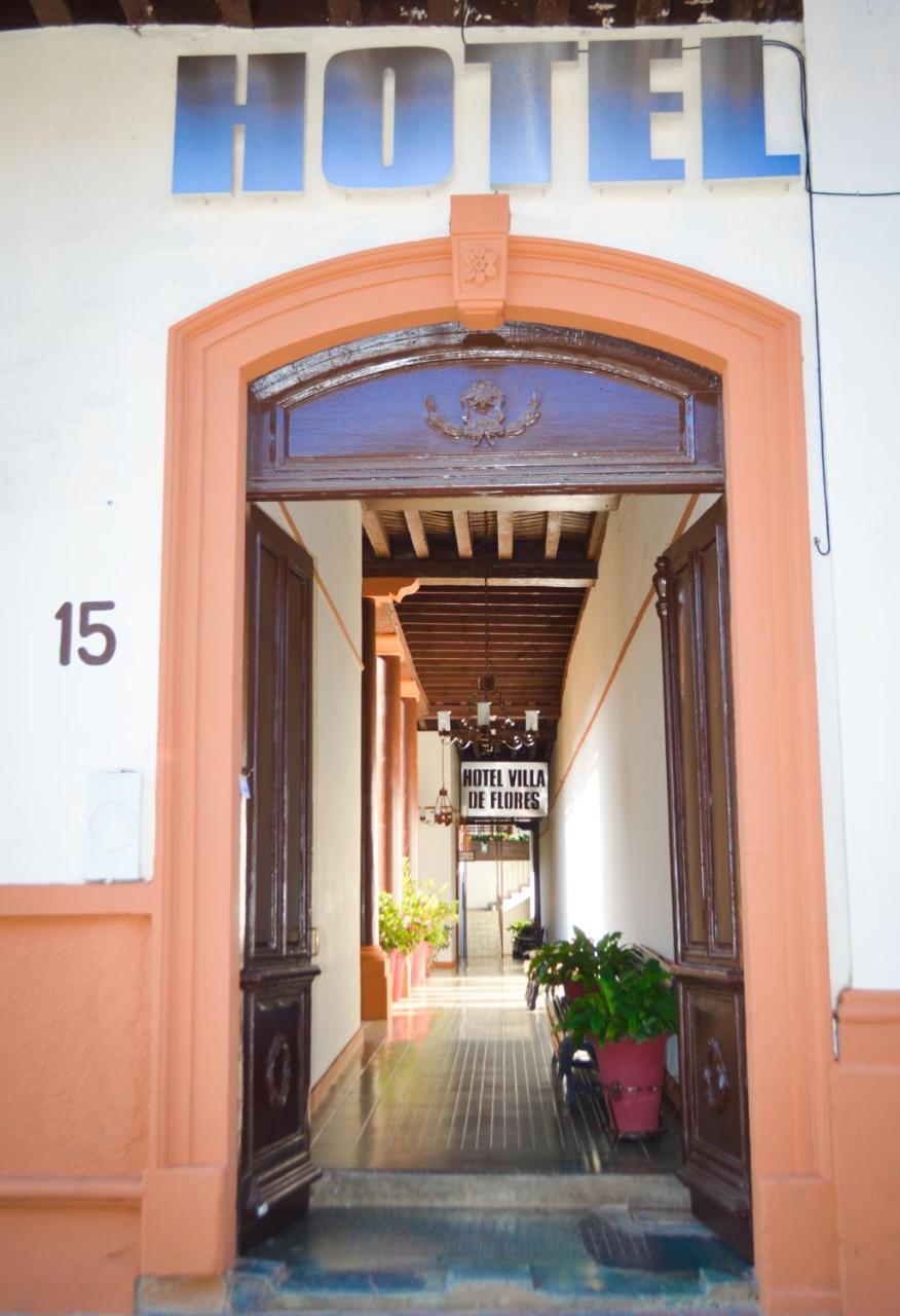 Hotel Villa De Flores Uruapan  Exteriör bild