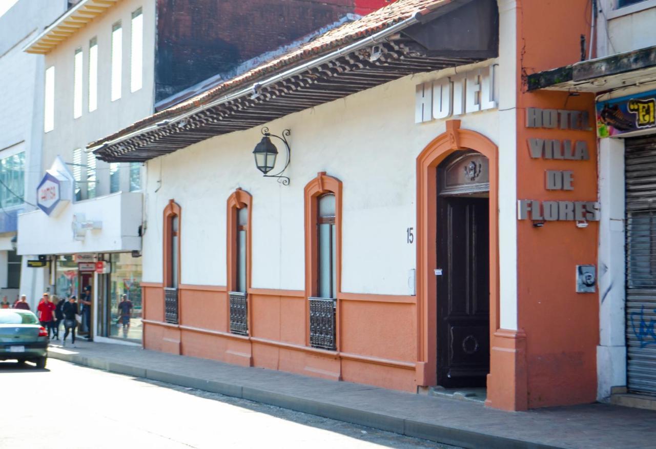 Hotel Villa De Flores Uruapan  Exteriör bild