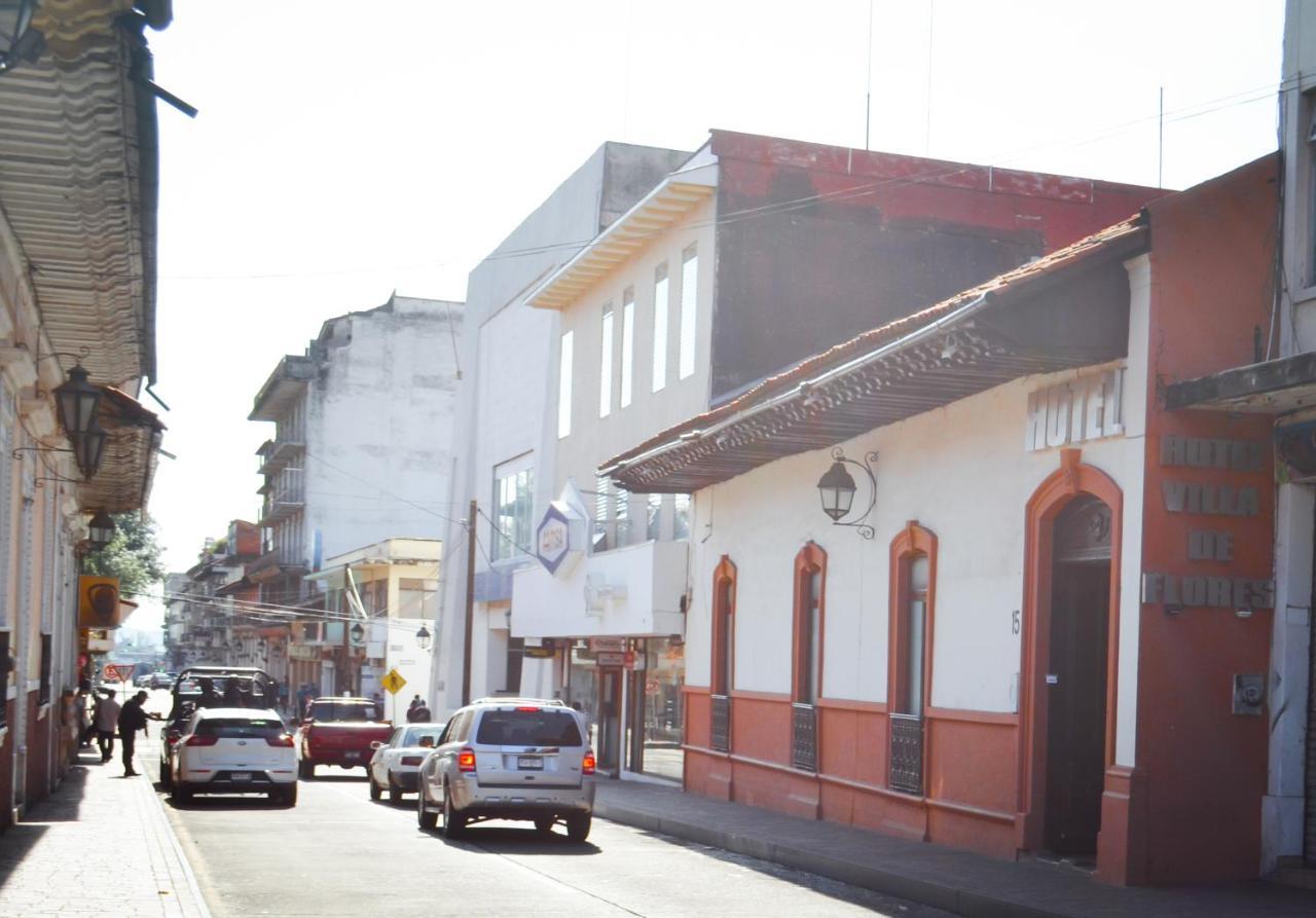 Hotel Villa De Flores Uruapan  Exteriör bild