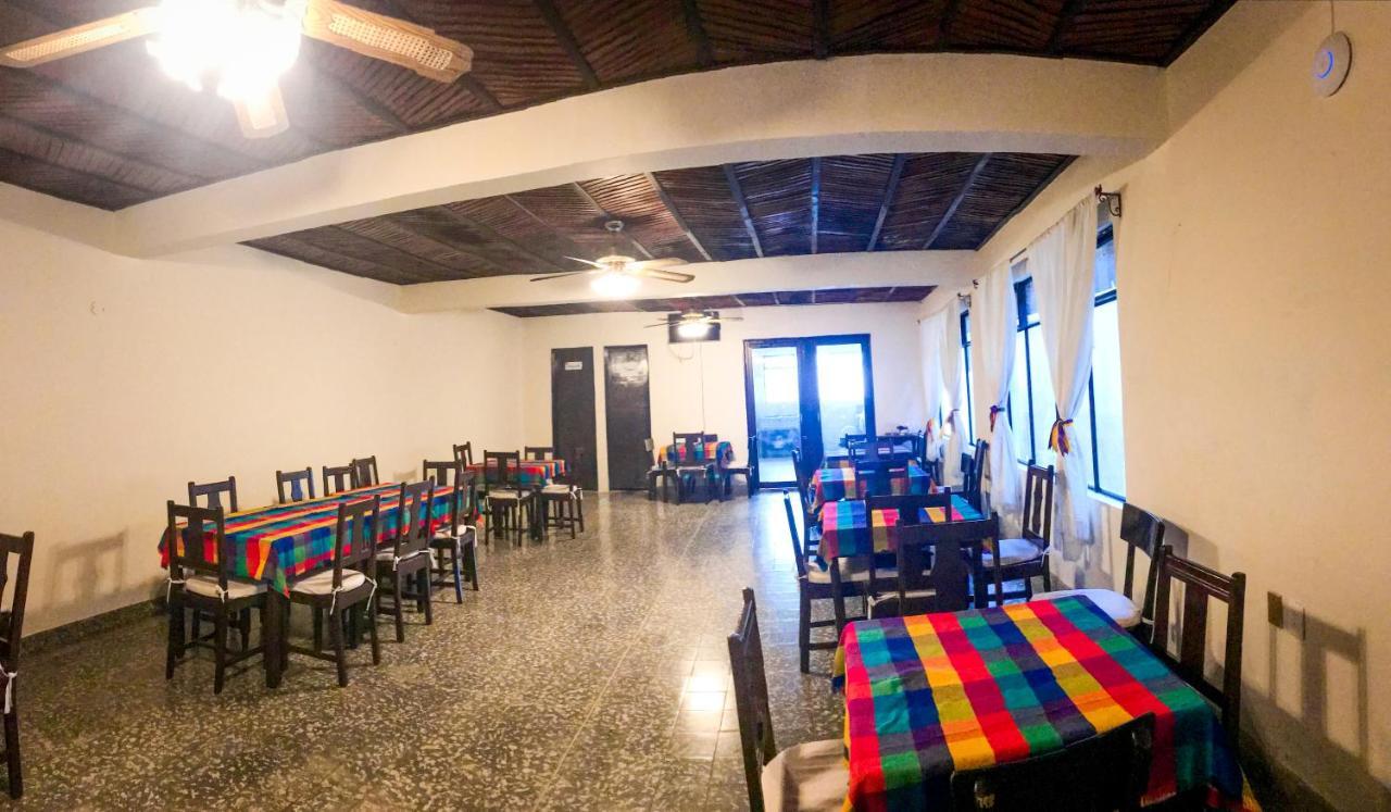 Hotel Villa De Flores Uruapan  Exteriör bild