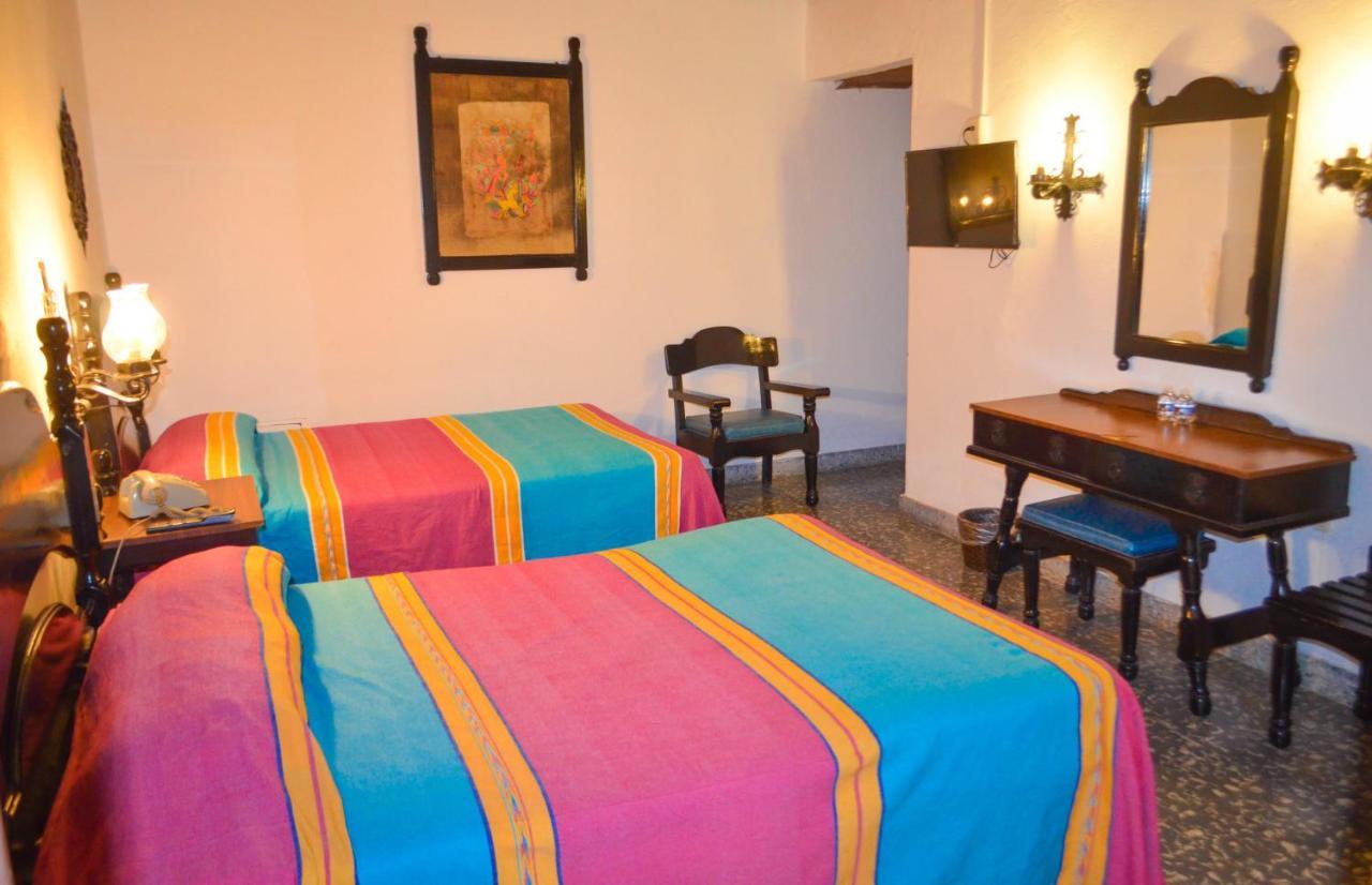Hotel Villa De Flores Uruapan  Exteriör bild
