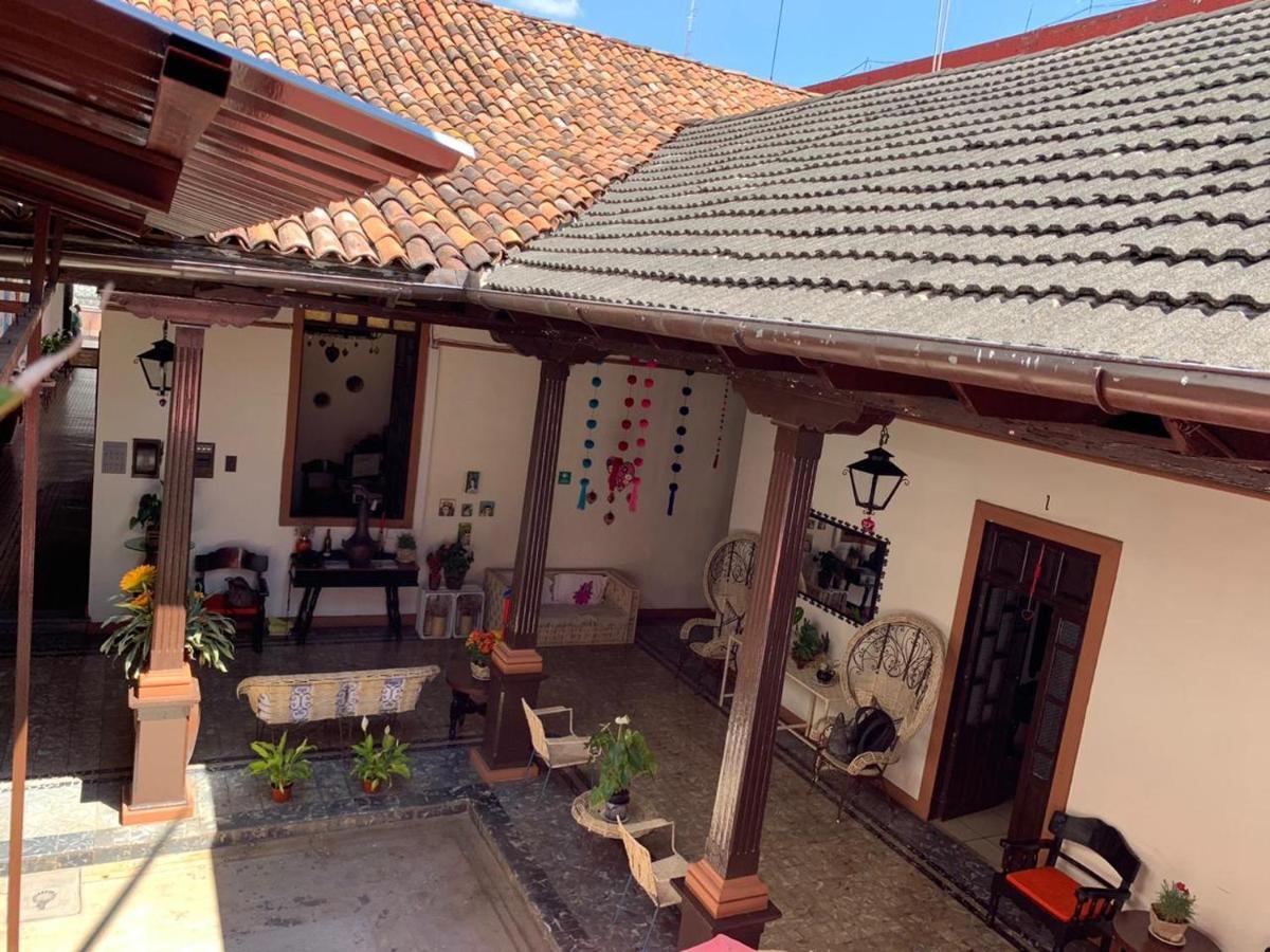 Hotel Villa De Flores Uruapan  Exteriör bild
