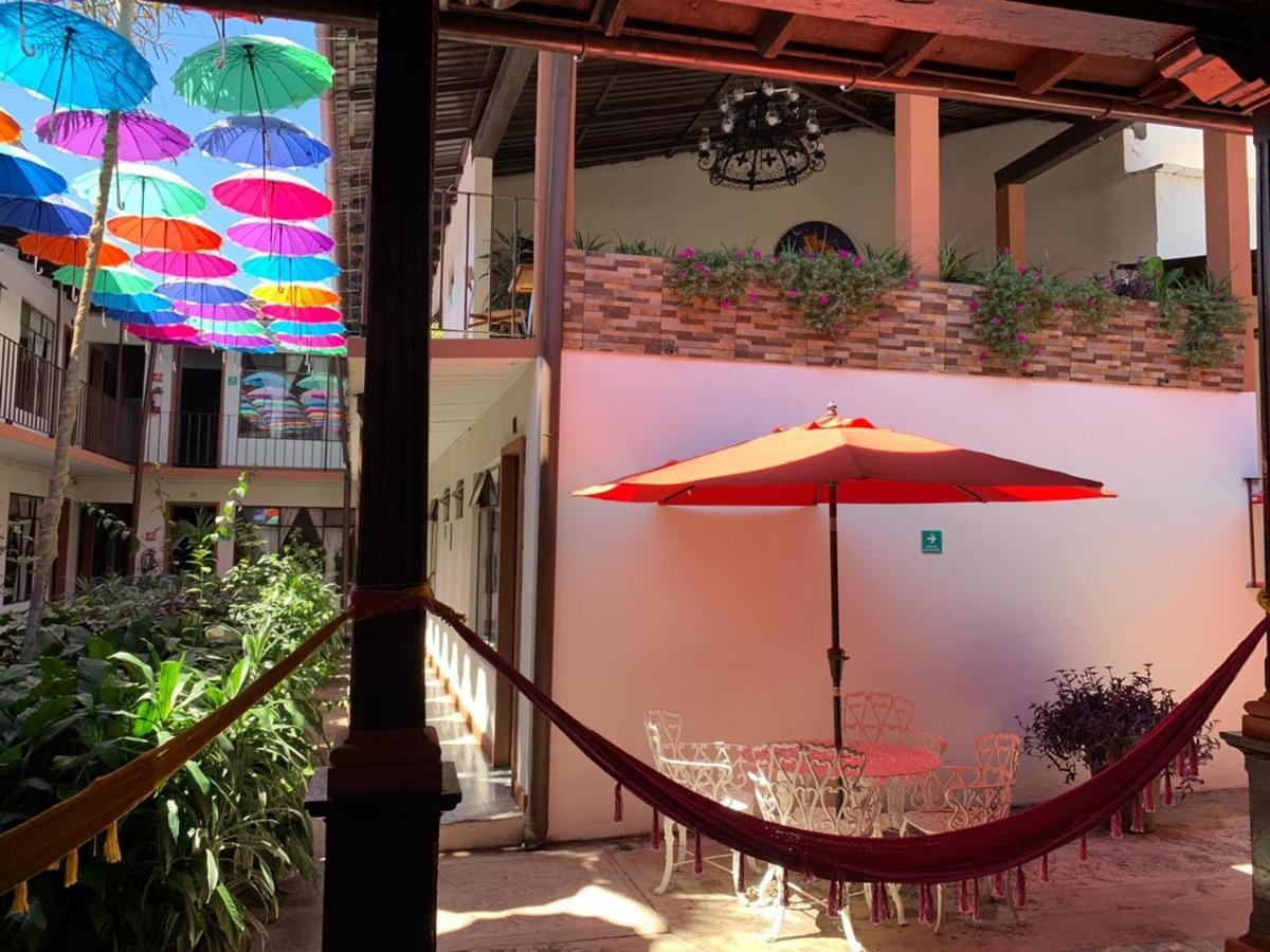 Hotel Villa De Flores Uruapan  Exteriör bild