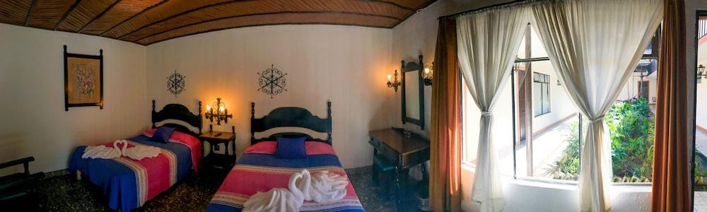 Hotel Villa De Flores Uruapan  Exteriör bild